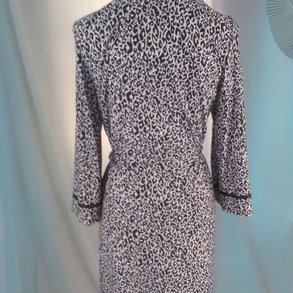 Animal Print Studio Robe - Picture 7 of 7